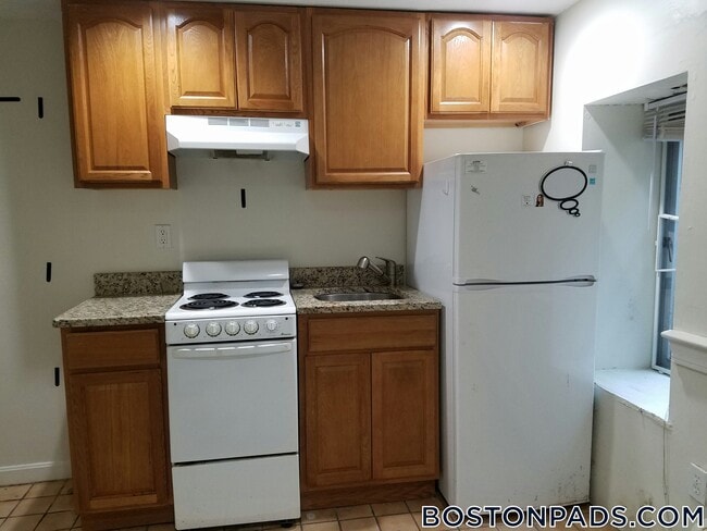 Building Photo - 10 Wait St