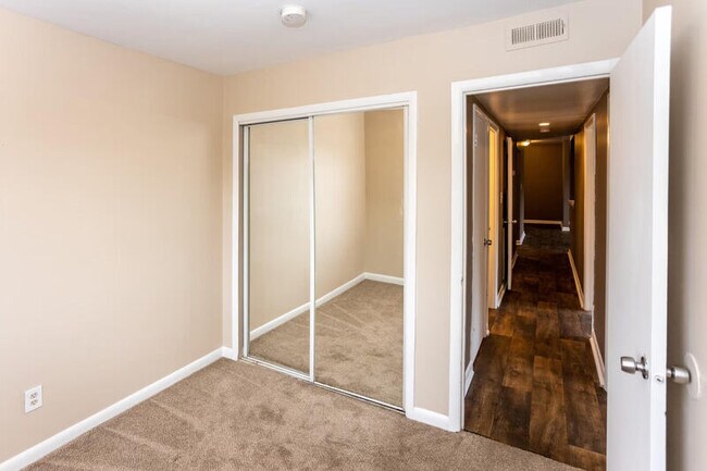 Foto del edificio - 2627 Wimpole Ave