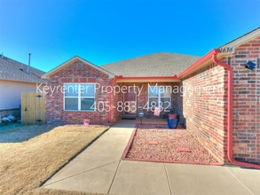 Building Photo - 1636 Eighty-Niner Ter