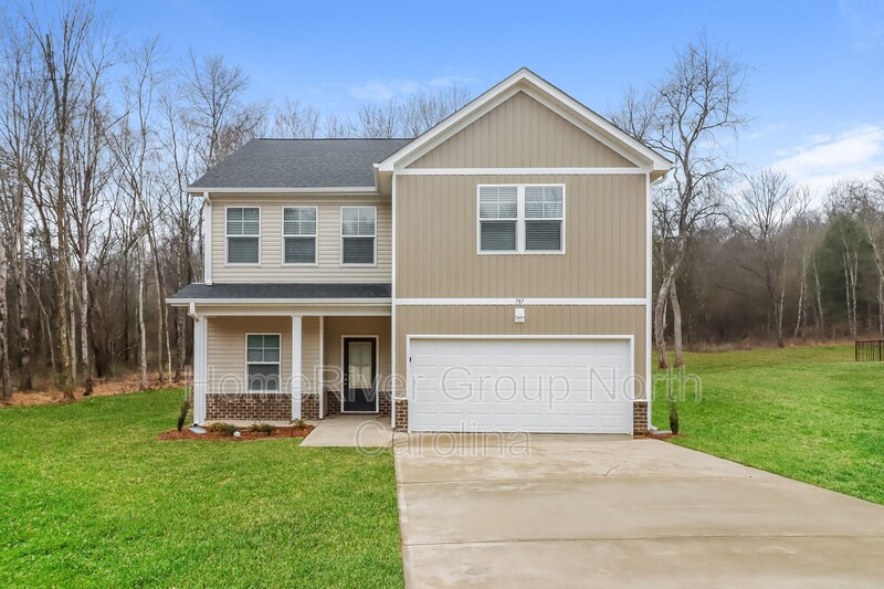 Primary Photo - 787 Huntington Hills Dr