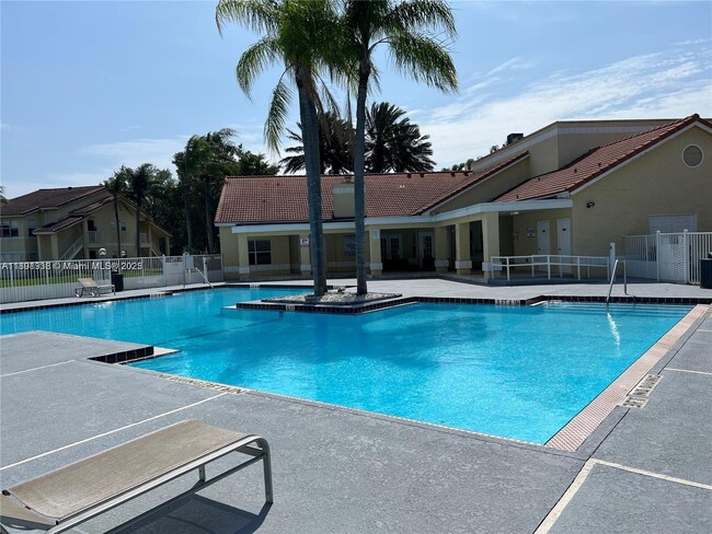 Building Photo - 12510 Vista Isles Dr
