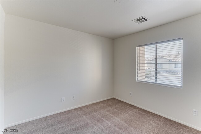 Building Photo - 11032 African Sunset St