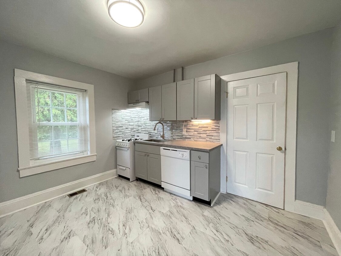 Primary Photo - RENOVATED Cozy Ranch Rental Waiting For You!!