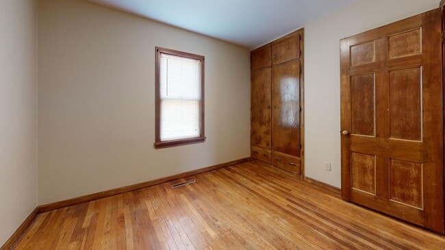 Building Photo - 3 Bedroom, 2 Bathroom House