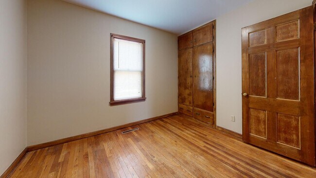 Foto del edificio - 3 Bedroom, 2 Bathroom House with Detached Garage