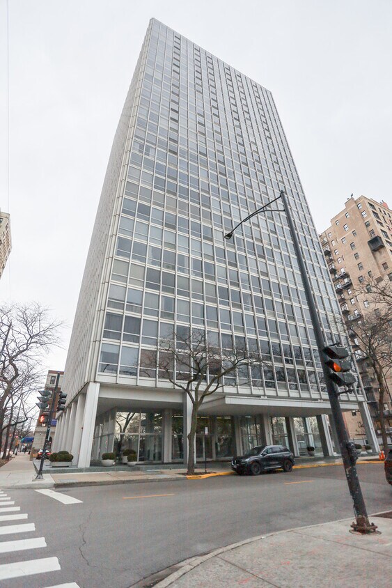 2400 N Lakeview Ave Unit 1407, Chicago, IL 60614 Condo for Rent in