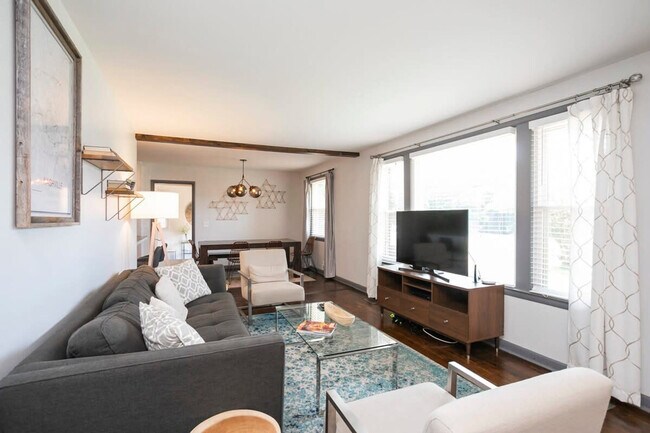 Foto del edificio - 917 Potter Ln