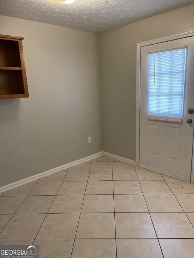 Building Photo - 1759 Rocky Ridge Dr