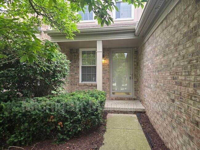Foto del edificio - 4351 Hunters Cir W