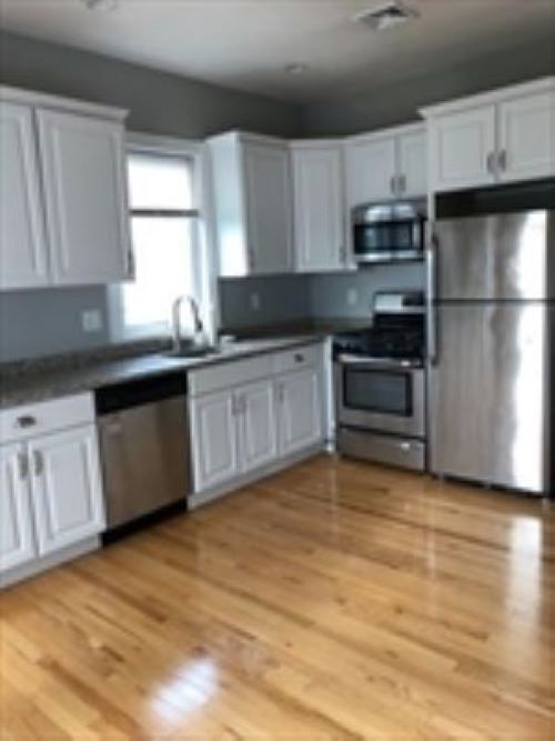 Kitchen - 645 E 6th St
