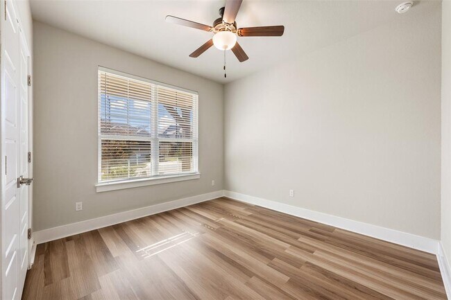 Foto del edificio - 2104 Prairie Oaks Dr