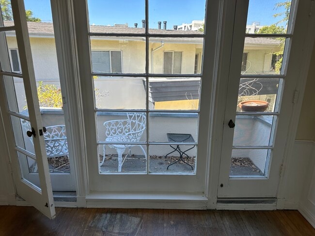 Foto del edificio - 605 Midvale Ave