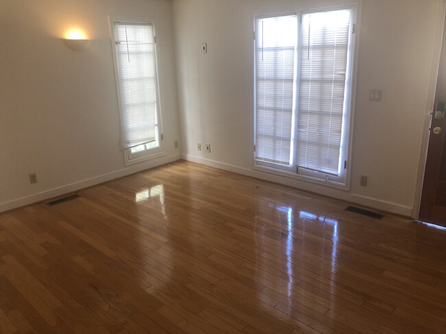 Foto del edificio - 401 N Norton Ave