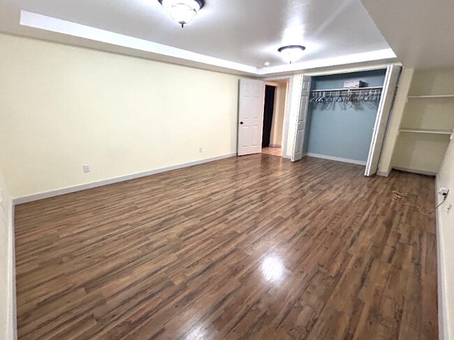Foto del edificio - 112 W Dooley Ln