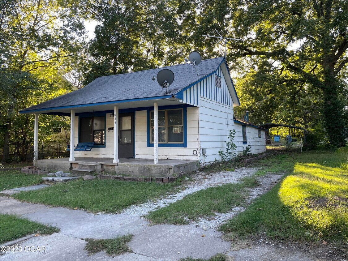 Primary Photo - 824 S Picher Ave