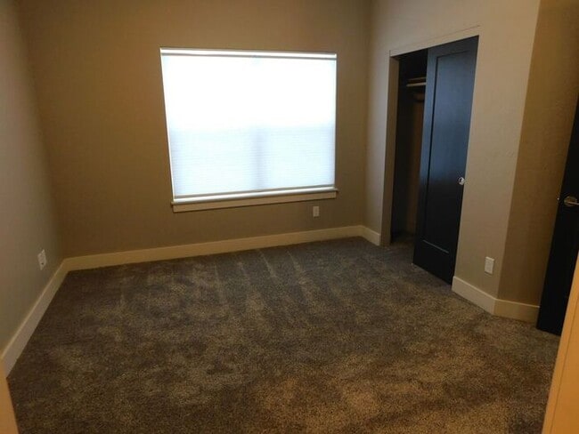 Building Photo - Spacious 5-Bedroom Home with Luxury Features & Prime Location!