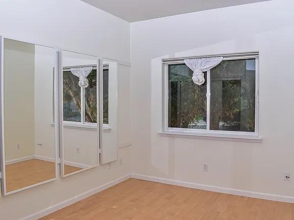 Foto del edificio - 2914 Farmington Ave