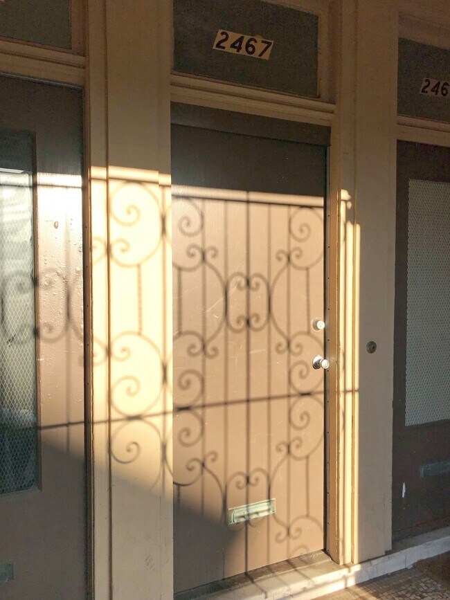 Foto del edificio - 2467 Folsom St