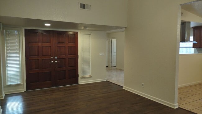 Foto del edificio - 8956 Red Leaf Way