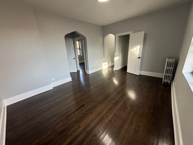 Building Photo - 5244 S Drexel Ave