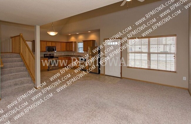 Building Photo - WAUKEE SCHOOLS!! 3 Bedroom, 2.5 Bath Townh...