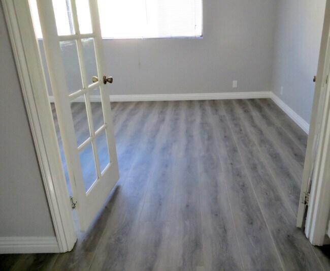 Foto del edificio - 7307 Haskell Ave
