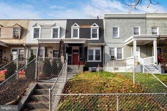 Building Photo - 2408 3rd St NE
