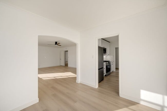 Building Photo - 35-35 Kennebec Ave