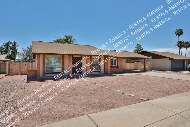Building Photo - 1425 W Sequoia Dr