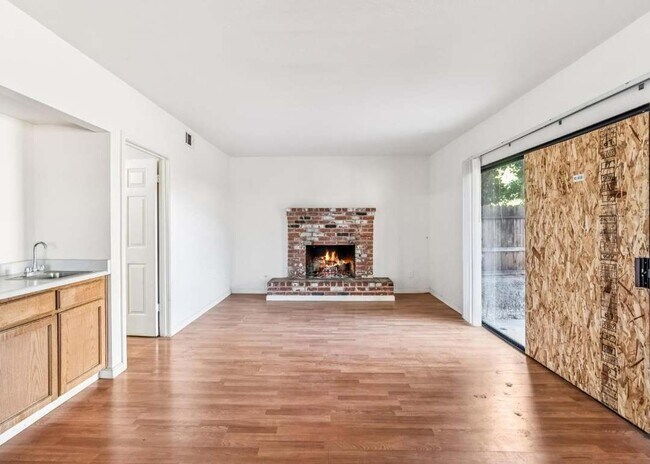 Foto del edificio - 2410 Lincoln Blvd