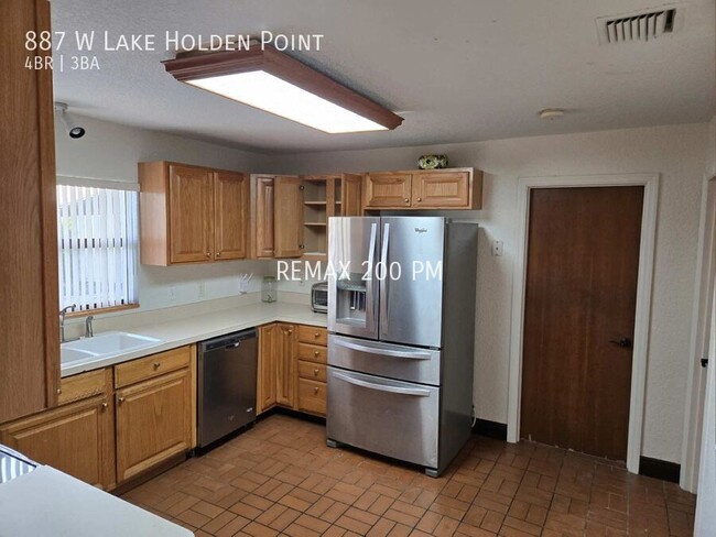 Foto del edificio - 887 W Lake Holden Point