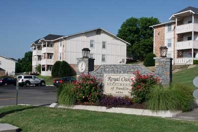 Foto del edificio - Royal Oaks Apartments