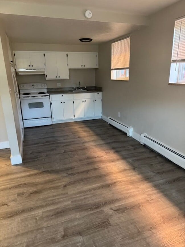 Building Photo - 1 bedroom apartment, MOVE IN SPECIAL!