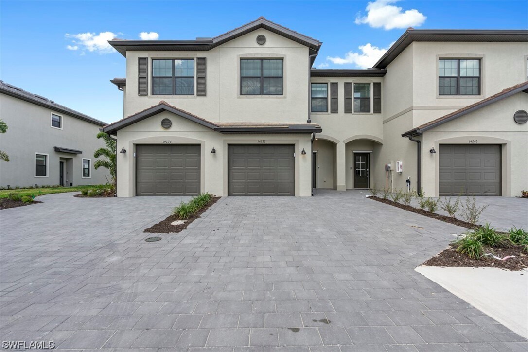 Foto principal - 14238 Pine Lodge Ln