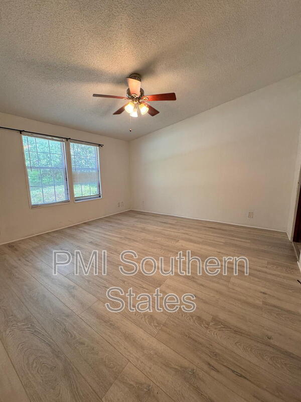 Photo - 9 Workman Dr House