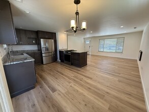 Building Photo - 2853 Tahitian Ave