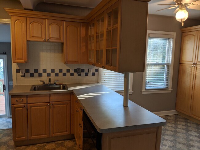 Building Photo - 712 Golf Avenue