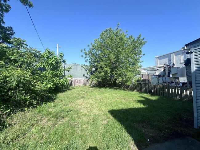 Foto del edificio - 3026 W 46th St