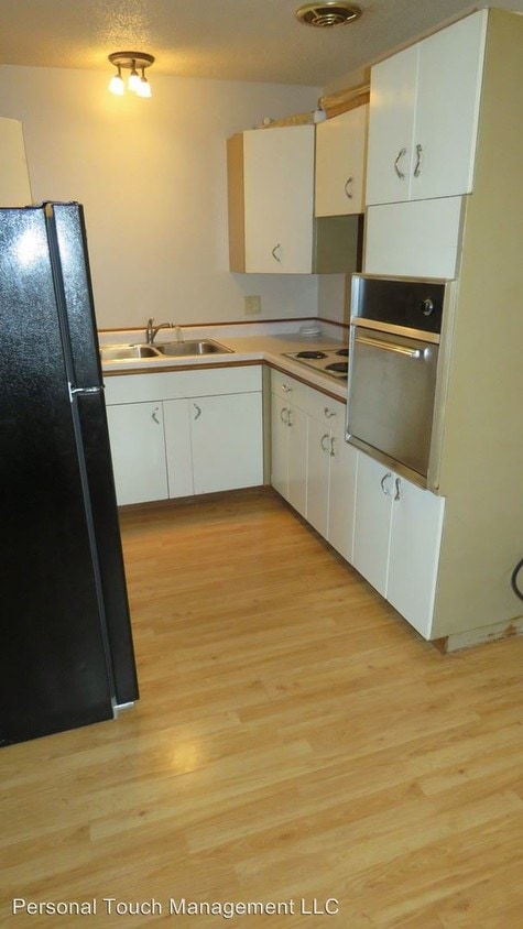 Primary Photo - 419 4th Ave E
