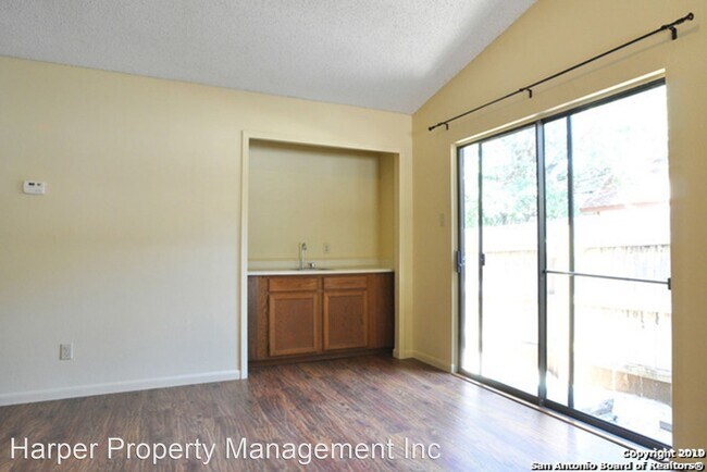Foto del edificio - 2 br, 1 bath House - 8511 Stonebridge
