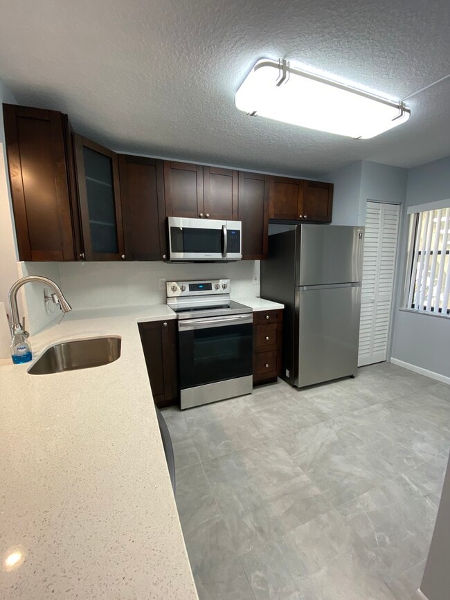 Kitchen - 11340 Taft St