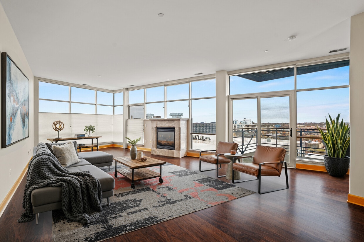 Staged - 1111 N Marshall St