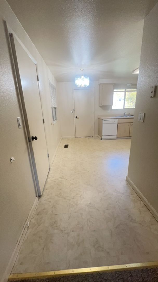 Building Photo - Charming 3/1.5 Home in Indian Hills