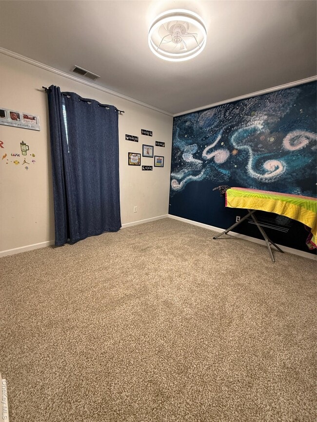 Building Photo - 26 Manhasset Dr