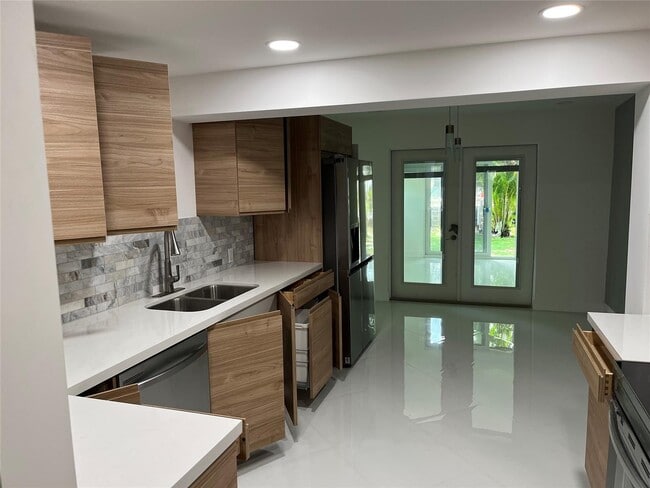 Foto del edificio - 1137 SW 8th Ave