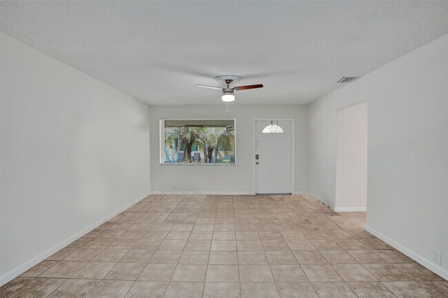 Foto del edificio - 4240 NW 21st Ave