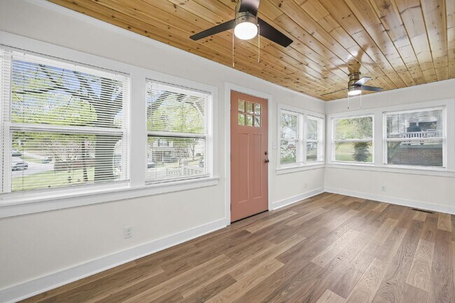 Foto del edificio - 441 Oak Dr