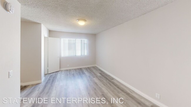Building Photo - 425 S Catalina St