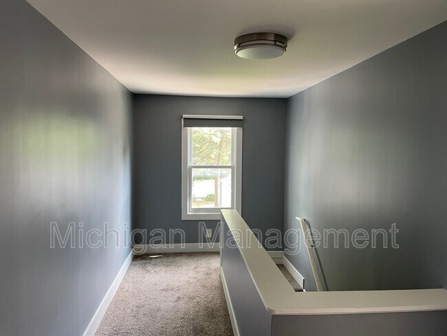 Building Photo - 3403 Chester Rd