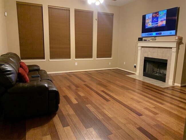 Foto del edificio - 2014 Village Ct Ln
